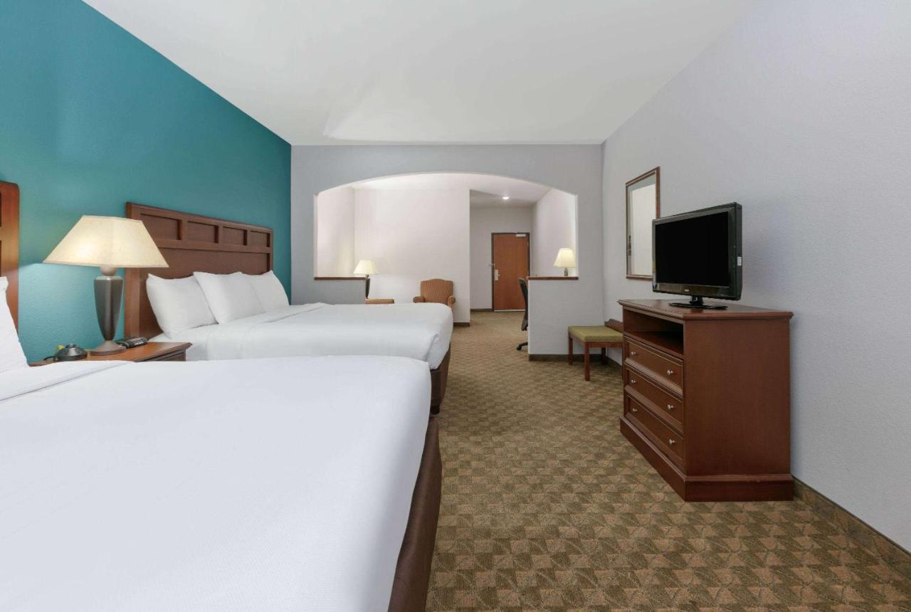 Baymont Inn & Suites By Wyndham Glen Rose Eksteriør billede